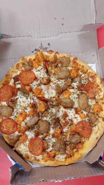 Indo Fusion Chicken Pizza