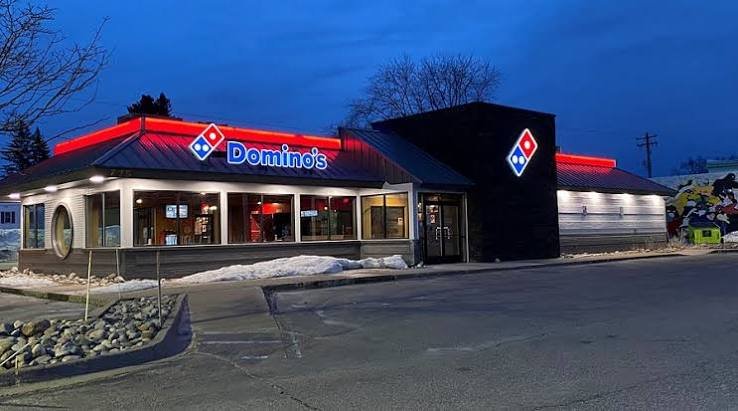 Domino’s Store