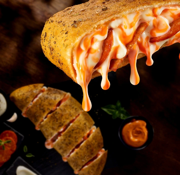 Makhani Pepperoni Garlic Bread